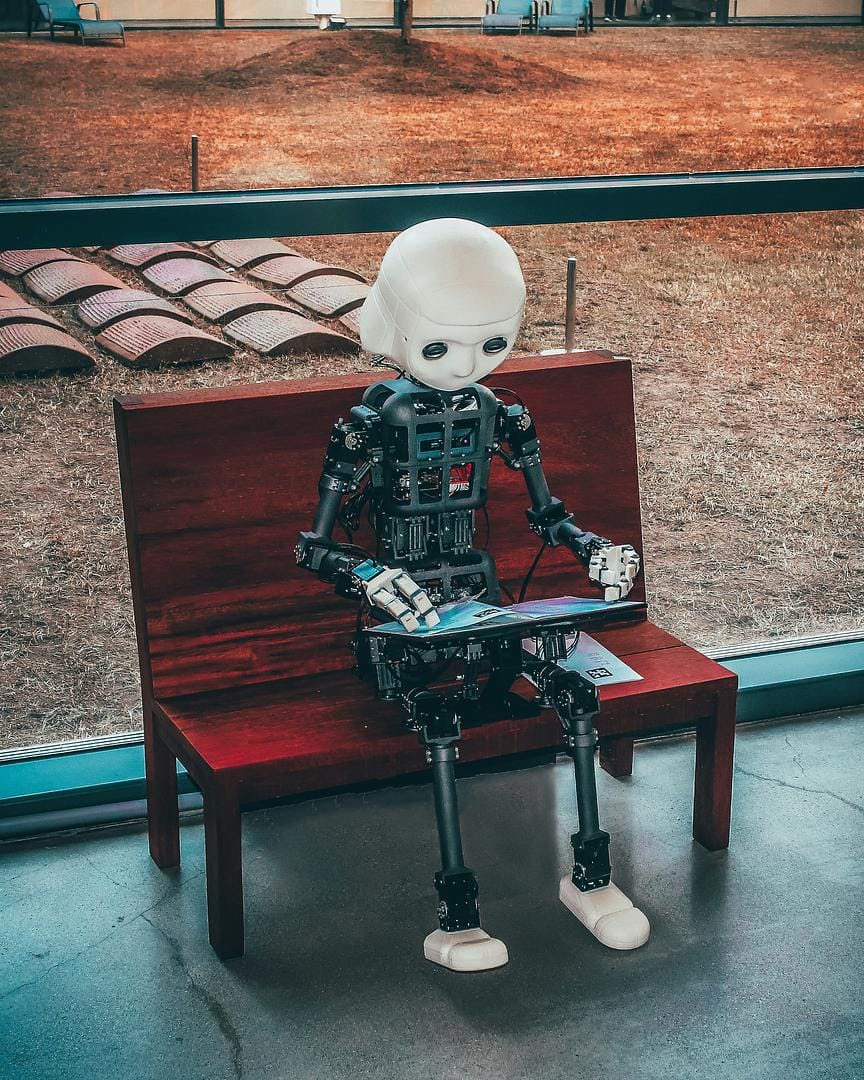 Navigating Sales Management Challenges: AI as Your Ally
